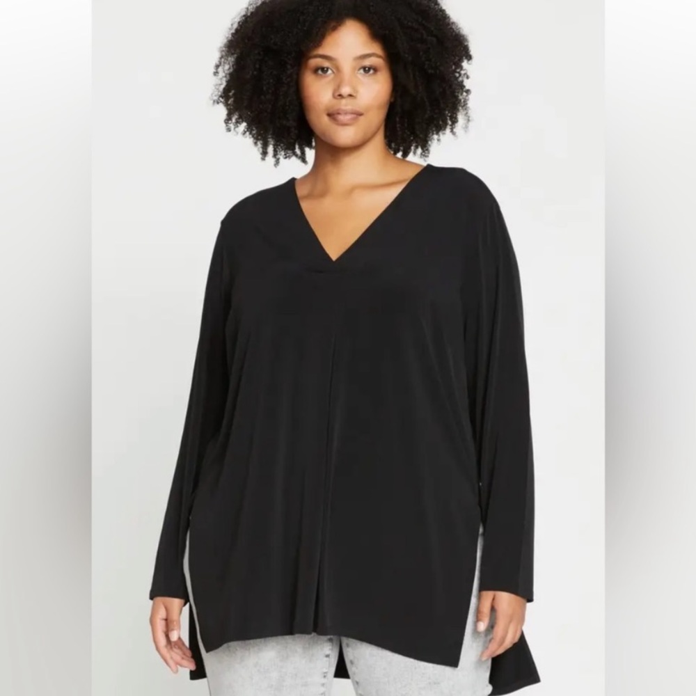 New Universal Standard Clean Column Tunic
Black size S US 14-16